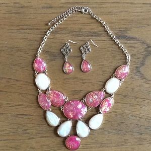 Pink jewel statement necklace set
